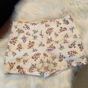 Brandy Melville NWT Floral shorts OS